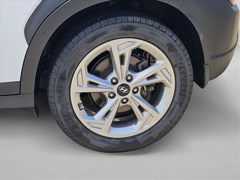Used 2023 Hyundai Kona SEL AWD/4WD image 14