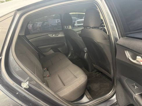 Used 2020 Kia Forte LXS FWD image 28