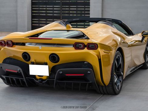 Used 2024 Ferrari SF90 Spider image 8