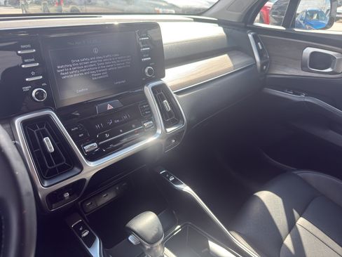 Used 2021 Kia Sorento EX AWD/4WD image 22