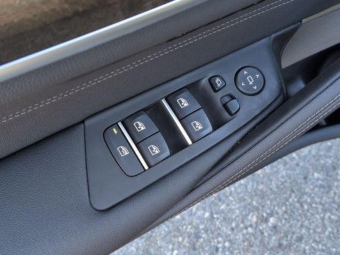 Certified 2023 BMW 530i w/ Premium Package image 15