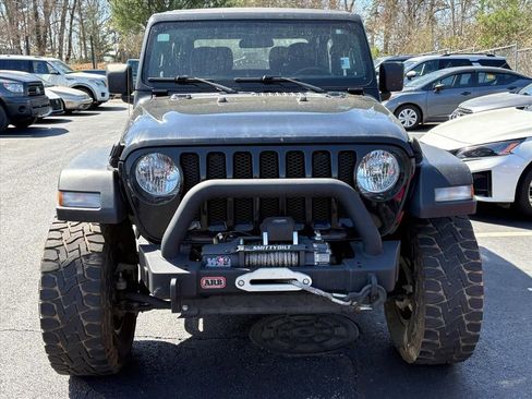 Used 2020 Jeep Wrangler Sport image 3