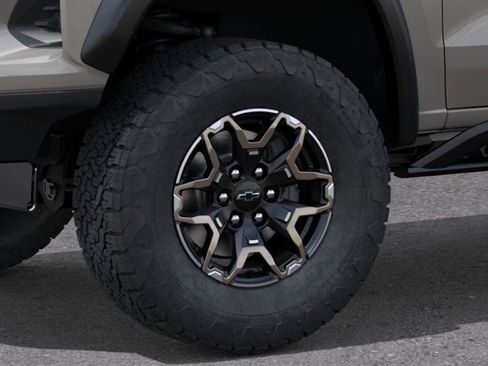 New 2026 Chevrolet Colorado ZR2 w/ Technology Package AWD/4WD image 9