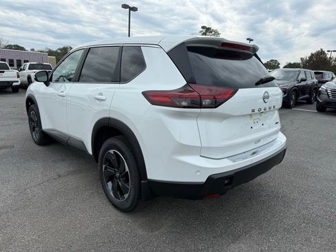 New 2026 Nissan Rogue SV image 7