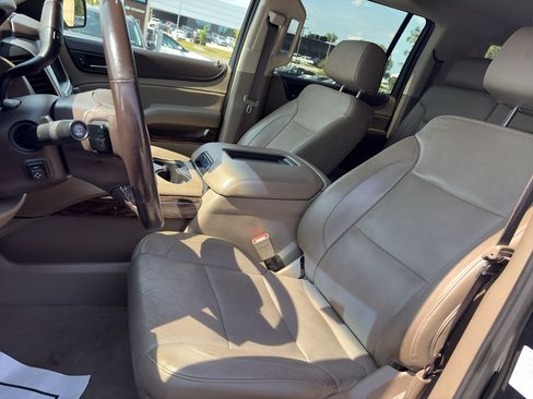 Used 2019 GMC Yukon XL SLT w/ Open Road Package RWD image 13