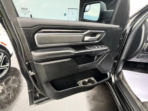 Used 2019 RAM 1500 Big Horn AWD/4WD image 12
