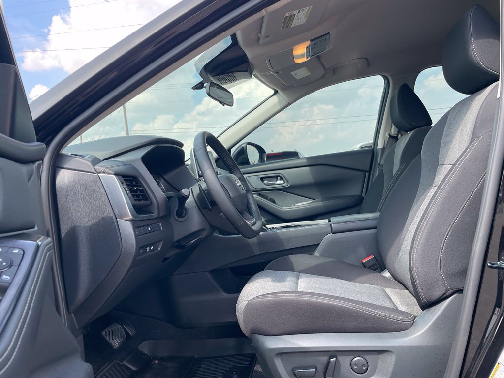 Certified 2026 Nissan Rogue SV FWD image 19