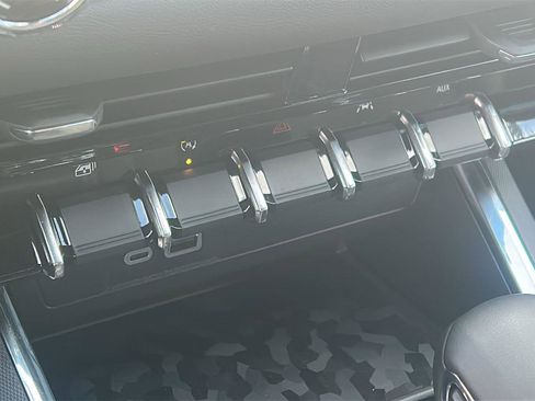 New 2025 GMC Canyon Elevation image 26