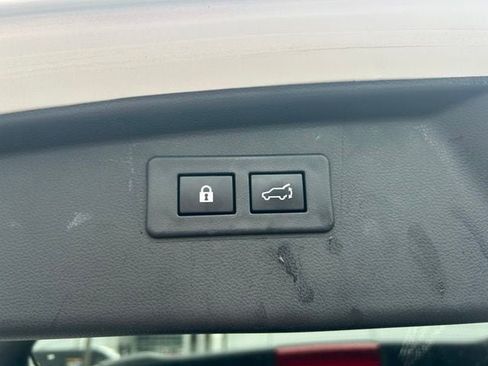 Used 2024 Subaru Outback Limited AWD/4WD image 11