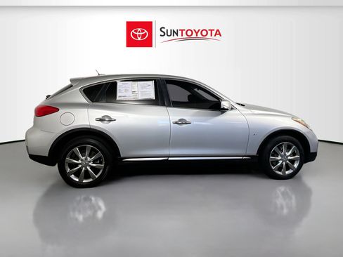 Used 2017 INFINITI QX50 2WD image 2
