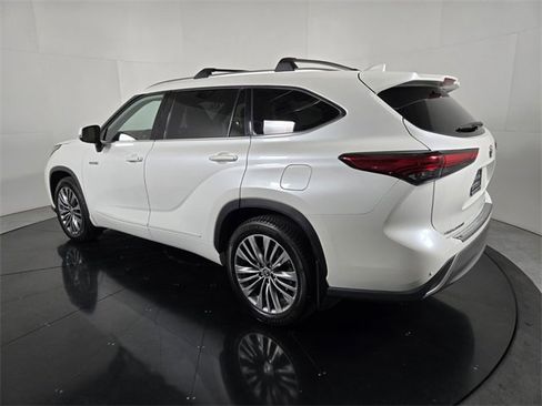 Used 2020 Toyota Highlander Limited Platinum image 4