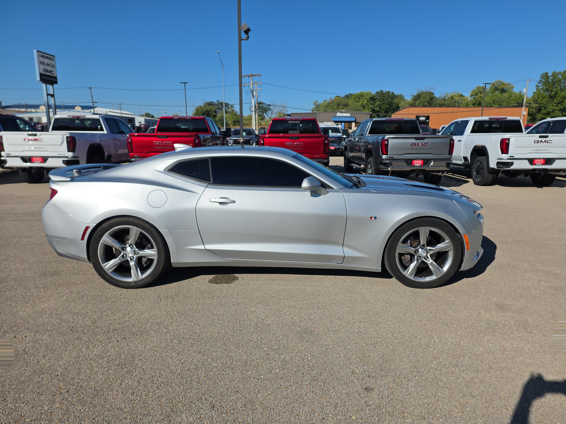 Used 2017 Chevrolet Camaro SS RWD image 9