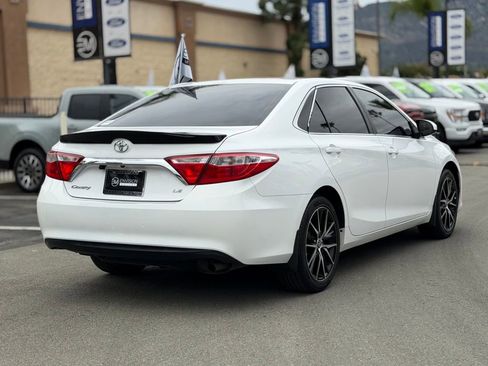 Used 2017 Toyota Camry LE image 10