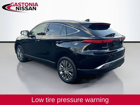 Used 2021 Toyota Venza XLE w/ Softex Package image 6