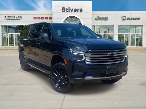 Used 2022 Chevrolet Suburban High Country AWD/4WD image 1