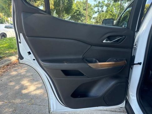 Used 2019 GMC Acadia SLE FWD image 17