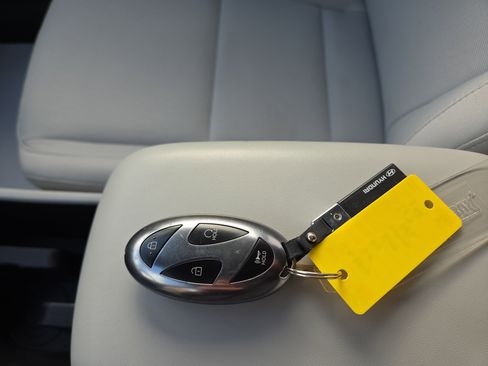 Certified 2025 Hyundai Kona SEL image 27