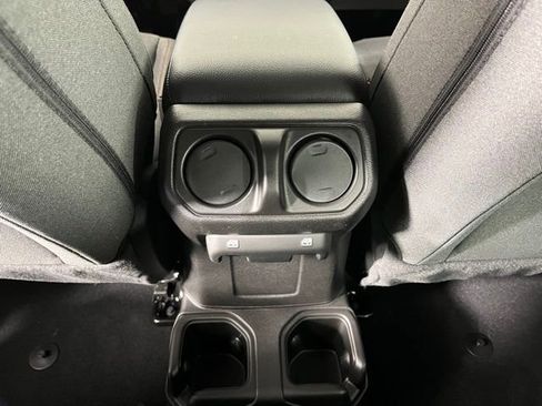 Used 2026 Jeep Wrangler Unlimited Sport AWD/4WD image 40