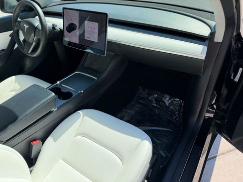 Used 2022 Tesla Model Y Performance AWD/4WD image 22