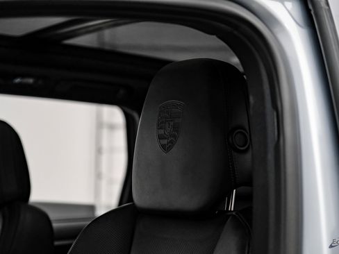 Used 2017 Porsche Cayenne S image 35