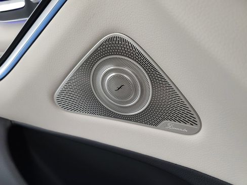 Certified 2022 Mercedes-Benz S 500 4MATIC image 7