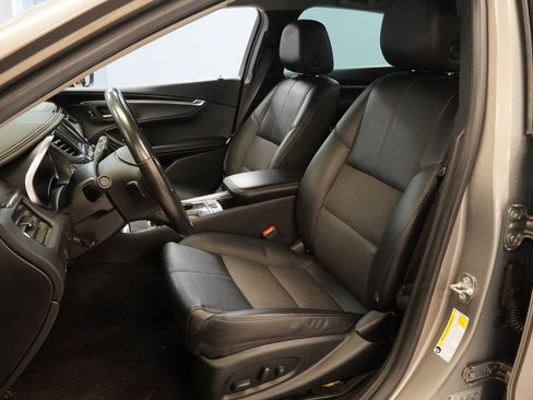 Used 2019 Chevrolet Impala LT w/ LT Convenience Package image 7