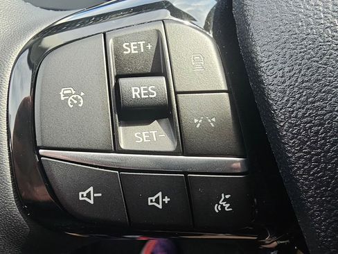 Used 2025 Ford Escape SE image 16