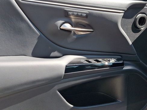 Certified 2025 Lexus ES 300h w/ Technology Package FWD image 13