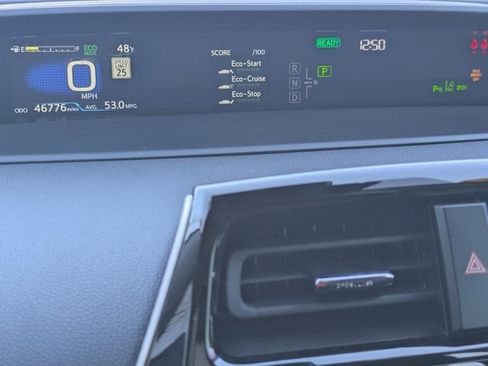 Used 2022 Toyota Prius L Eco image 23