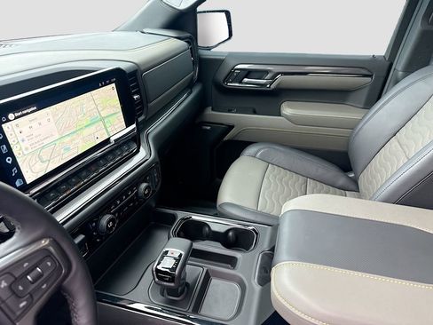 Used 2025 Chevrolet Silverado 1500 ZR2 w/ Technology Package AWD/4WD image 26