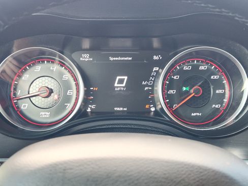 Used 2018 Dodge Charger SXT RWD image 16