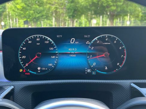 Used 2023 Mercedes-Benz CLA 250 4MATIC image 23