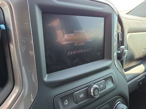 Used 2024 Chevrolet Silverado 1500 Custom RWD image 19