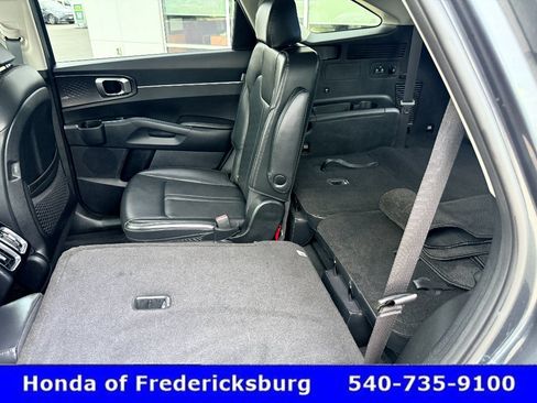 Used 2025 Kia Sorento EX w/ Panoramic Sunroof Package FWD image 28
