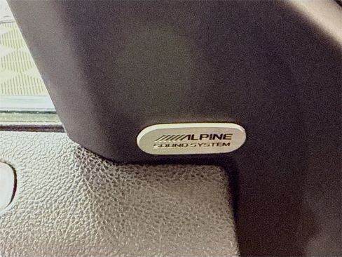 Used 2019 Dodge Charger SXT w/ Cold Weather Package image 11