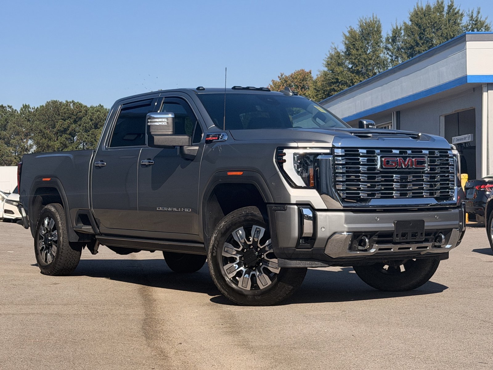Used 2024 GMC Sierra 3500 Denali w/ Denali Reserve Package AWD/4WD image 2