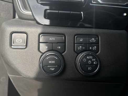 Certified 2022 Chevrolet Silverado 1500 LTZ w/ LTZ Premium Package image 17