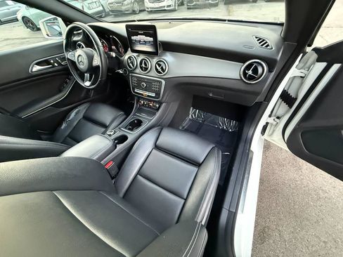 Used 2018 Mercedes-Benz CLA 250 image 21