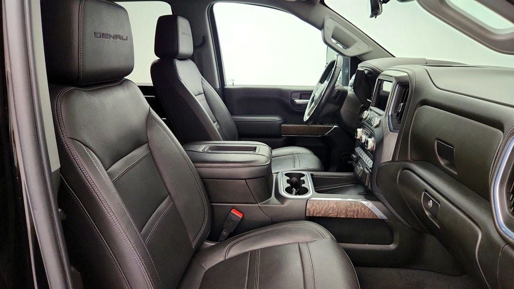 Used 2022 GMC Sierra 2500 Denali w/ Denali Black Diamond Edition AWD/4WD image 25