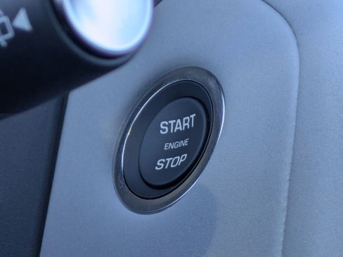 New 2026 Land Rover Range Rover Velar Dynamic SE image 14