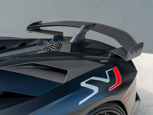 Used 2020 Lamborghini Aventador SVJ AWD/4WD image 31