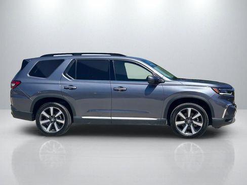 Used 2024 Honda Pilot Touring image 4