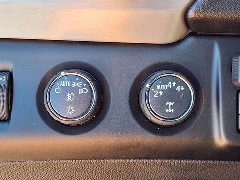 Used 2020 GMC Yukon Denali w/ Denali Premium Package image 6