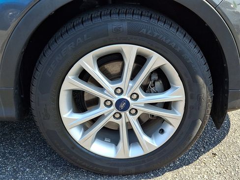 Certified 2019 Ford Escape SE FWD image 8