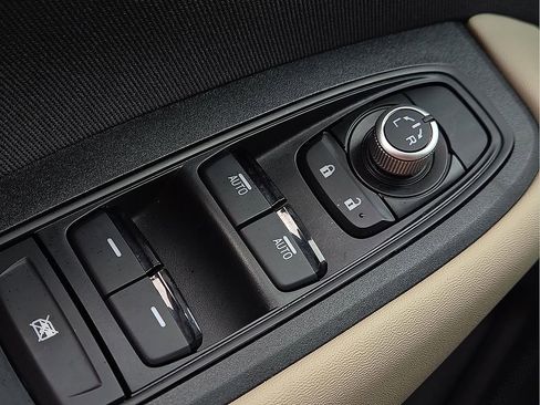 Certified 2025 Subaru Outback Premium w/ Popular Package #1A image 18