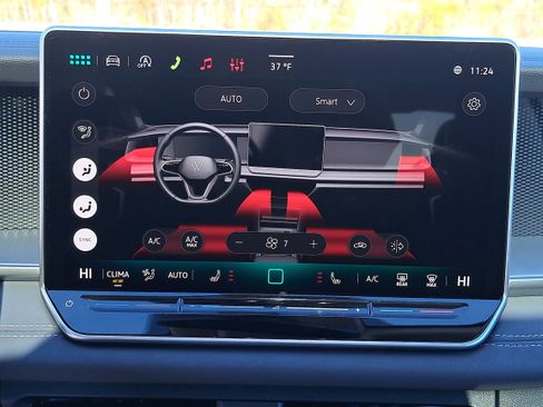 New 2026 Volkswagen Tiguan SE image 21