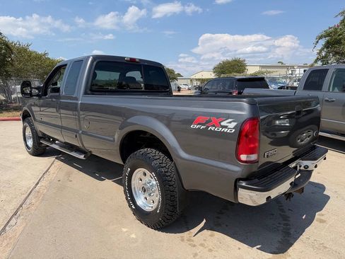 Used 2003 Ford F250 XLT AWD/4WD image 2
