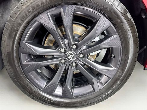 Used 2025 Toyota Sienna XSE FWD image 32