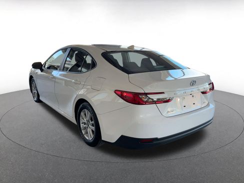Used 2025 Toyota Camry LE image 12