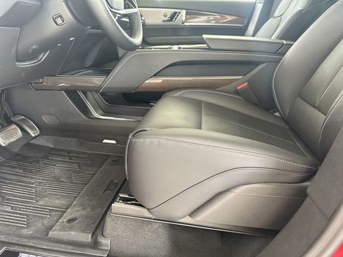 Certified 2026 Cadillac Vistiq Sport w/ LPO, Floor Liner Package image 13